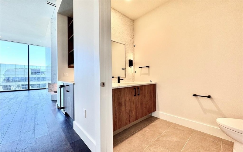 8111 Douglas Avenue #1403, Dallas, TX 75225, 2 Bedrooms Bedrooms, ,2 BathroomsBathrooms,Residential Lease,For Rent,8111 Douglas Avenue,20925436
