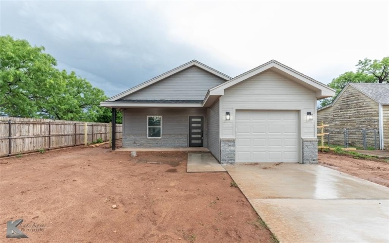 1370 Pecan Street, Abilene, TX 79602, 3 Bedrooms Bedrooms, ,2 BathroomsBathrooms,Residential,For Sale,1370 Pecan Street,20925456
