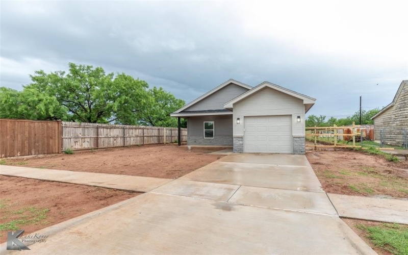 1370 Pecan Street, Abilene, TX 79602, 3 Bedrooms Bedrooms, ,2 BathroomsBathrooms,Residential,For Sale,1370 Pecan Street,20925456