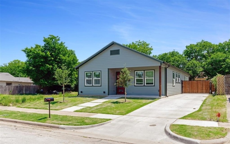 1116 E Cannon Street, Fort Worth, TX 76104, 3 Bedrooms Bedrooms, ,2 BathroomsBathrooms,Residential Lease,For Rent,1116 E Cannon Street,20925494