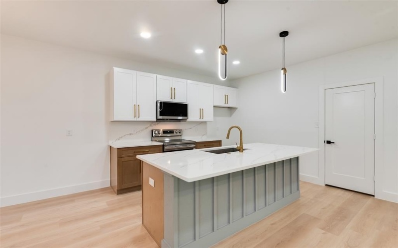 3904 De Maggio Avenue, Dallas, TX 75210, 4 Bedrooms Bedrooms, ,2 BathroomsBathrooms,Residential,For Sale,3904 De Maggio Avenue,20925771