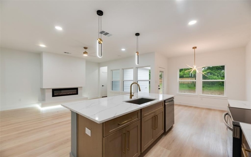 3904 De Maggio Avenue, Dallas, TX 75210, 4 Bedrooms Bedrooms, ,2 BathroomsBathrooms,Residential,For Sale,3904 De Maggio Avenue,20925771