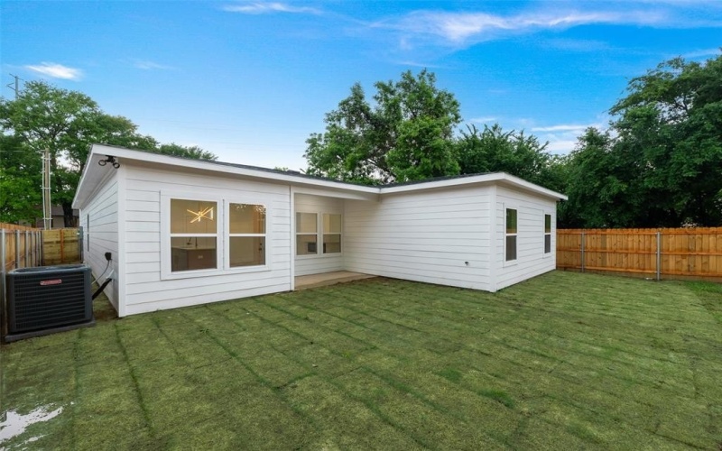 3904 De Maggio Avenue, Dallas, TX 75210, 4 Bedrooms Bedrooms, ,2 BathroomsBathrooms,Residential,For Sale,3904 De Maggio Avenue,20925771