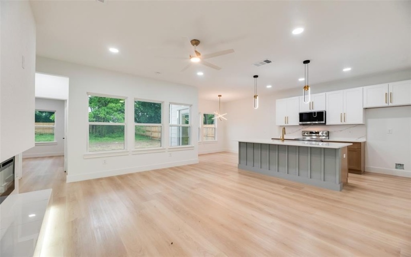 3904 De Maggio Avenue, Dallas, TX 75210, 4 Bedrooms Bedrooms, ,2 BathroomsBathrooms,Residential,For Sale,3904 De Maggio Avenue,20925771