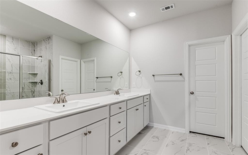 8343 Challenger Lane, Frisco, TX 75034, 3 Bedrooms Bedrooms, ,3 BathroomsBathrooms,Residential Lease,For Rent,8343 Challenger Lane,20926025