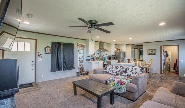 335 Overland Trail, Bridgeport, TX 76426, 3 Bedrooms Bedrooms, ,2 BathroomsBathrooms,Residential,For Sale,335 Overland Trail,20926219