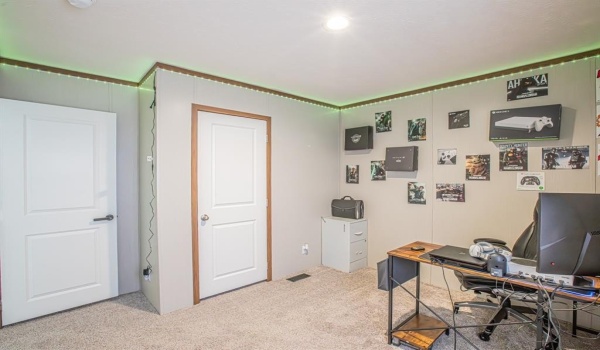 335 Overland Trail, Bridgeport, TX 76426, 3 Bedrooms Bedrooms, ,2 BathroomsBathrooms,Residential,For Sale,335 Overland Trail,20926219