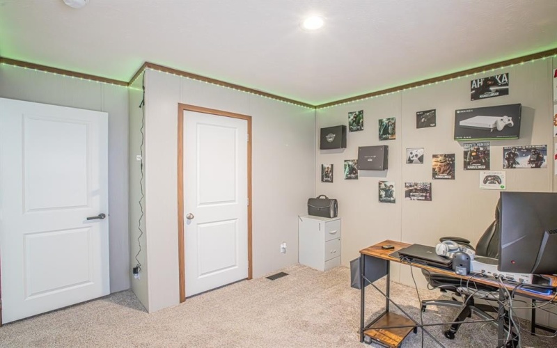 335 Overland Trail, Bridgeport, TX 76426, 3 Bedrooms Bedrooms, ,2 BathroomsBathrooms,Residential,For Sale,335 Overland Trail,20926219