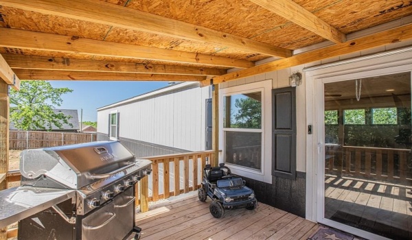 335 Overland Trail, Bridgeport, TX 76426, 3 Bedrooms Bedrooms, ,2 BathroomsBathrooms,Residential,For Sale,335 Overland Trail,20926219