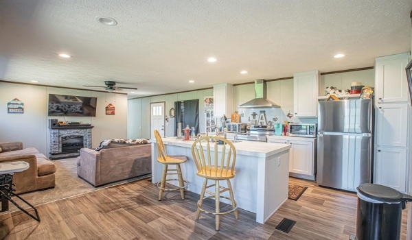 335 Overland Trail, Bridgeport, TX 76426, 3 Bedrooms Bedrooms, ,2 BathroomsBathrooms,Residential,For Sale,335 Overland Trail,20926219