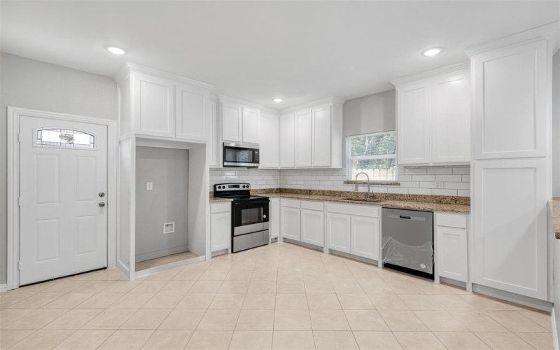 2803 Beechwood Street, Granbury, TX 76048, 3 Bedrooms Bedrooms, ,2 BathroomsBathrooms,Residential Lease,For Rent,2803 Beechwood Street,20926446