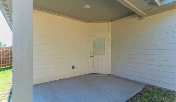 2017 Zuefeldt Drive, Arlington, TX 76002, 3 Bedrooms Bedrooms, ,2 BathroomsBathrooms,Residential,For Sale,2017 Zuefeldt Drive,20924475