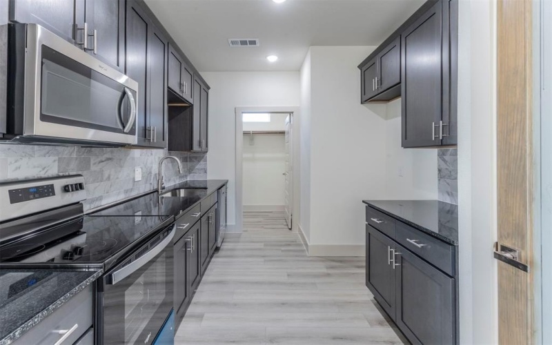 2017 Zuefeldt Drive, Arlington, TX 76002, 3 Bedrooms Bedrooms, ,2 BathroomsBathrooms,Residential,For Sale,2017 Zuefeldt Drive,20924475