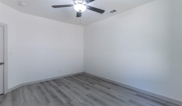 2017 Zuefeldt Drive, Arlington, TX 76002, 3 Bedrooms Bedrooms, ,2 BathroomsBathrooms,Residential,For Sale,2017 Zuefeldt Drive,20924475