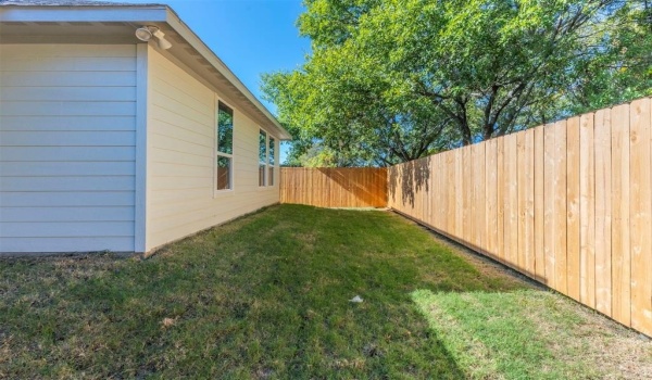 2017 Zuefeldt Drive, Arlington, TX 76002, 3 Bedrooms Bedrooms, ,2 BathroomsBathrooms,Residential,For Sale,2017 Zuefeldt Drive,20924475