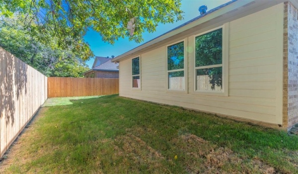 2017 Zuefeldt Drive, Arlington, TX 76002, 3 Bedrooms Bedrooms, ,2 BathroomsBathrooms,Residential,For Sale,2017 Zuefeldt Drive,20924475