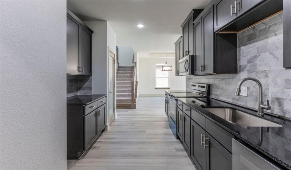 2017 Zuefeldt Drive, Arlington, TX 76002, 3 Bedrooms Bedrooms, ,2 BathroomsBathrooms,Residential,For Sale,2017 Zuefeldt Drive,20924475