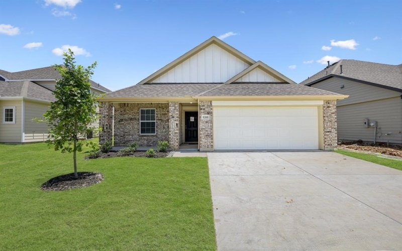 9205 Skyrocket Drive, Fort Worth, TX 76036, 3 Bedrooms Bedrooms, ,2 BathroomsBathrooms,Residential,For Sale,9205 Skyrocket Drive,20927042