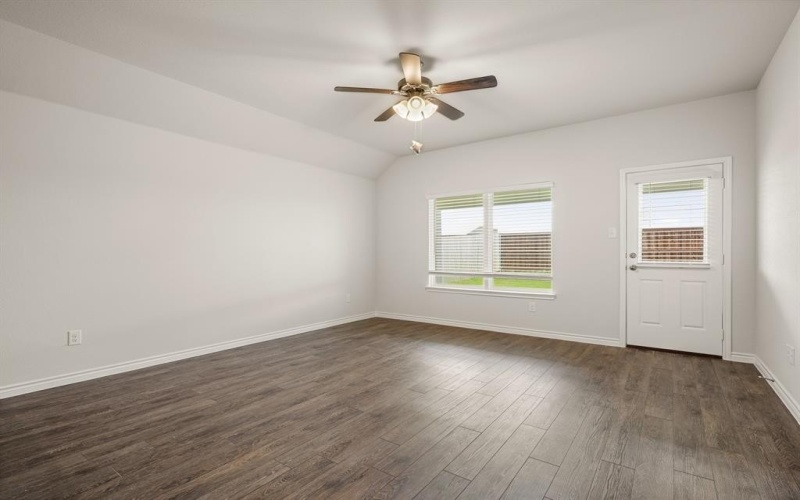 9205 Skyrocket Drive, Fort Worth, TX 76036, 3 Bedrooms Bedrooms, ,2 BathroomsBathrooms,Residential,For Sale,9205 Skyrocket Drive,20927042