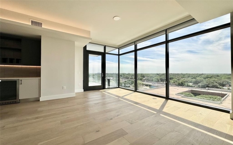 8111 Douglas Avenue #706, Dallas, TX 75225, 2 Bedrooms Bedrooms, ,2 BathroomsBathrooms,Residential Lease,For Rent,8111 Douglas Avenue,20927342