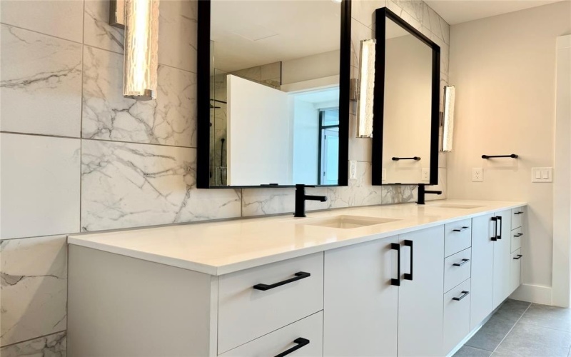 8111 Douglas Avenue #706, Dallas, TX 75225, 2 Bedrooms Bedrooms, ,2 BathroomsBathrooms,Residential Lease,For Rent,8111 Douglas Avenue,20927342