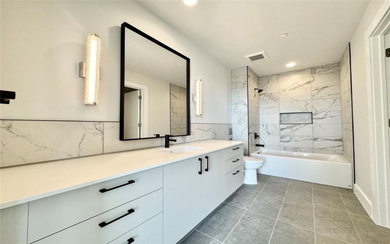 8111 Douglas Avenue #706, Dallas, TX 75225, 2 Bedrooms Bedrooms, ,2 BathroomsBathrooms,Residential Lease,For Rent,8111 Douglas Avenue,20927342