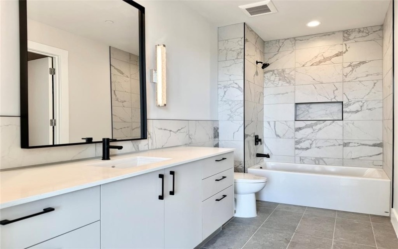 8111 Douglas Avenue #706, Dallas, TX 75225, 2 Bedrooms Bedrooms, ,2 BathroomsBathrooms,Residential Lease,For Rent,8111 Douglas Avenue,20927342