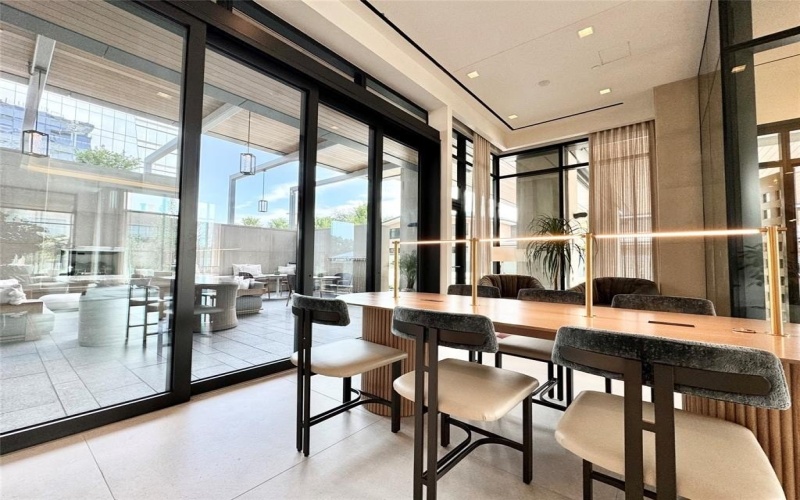 8111 Douglas Avenue #706, Dallas, TX 75225, 2 Bedrooms Bedrooms, ,2 BathroomsBathrooms,Residential Lease,For Rent,8111 Douglas Avenue,20927342