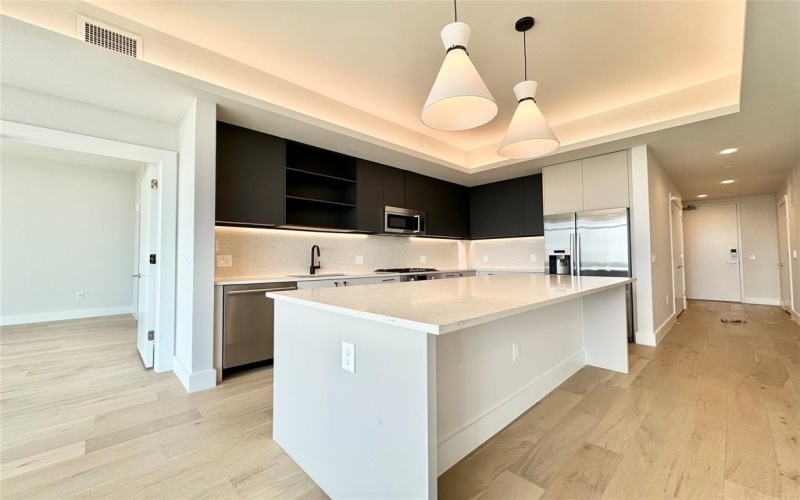 8111 Douglas Avenue #706, Dallas, TX 75225, 2 Bedrooms Bedrooms, ,2 BathroomsBathrooms,Residential Lease,For Rent,8111 Douglas Avenue,20927342