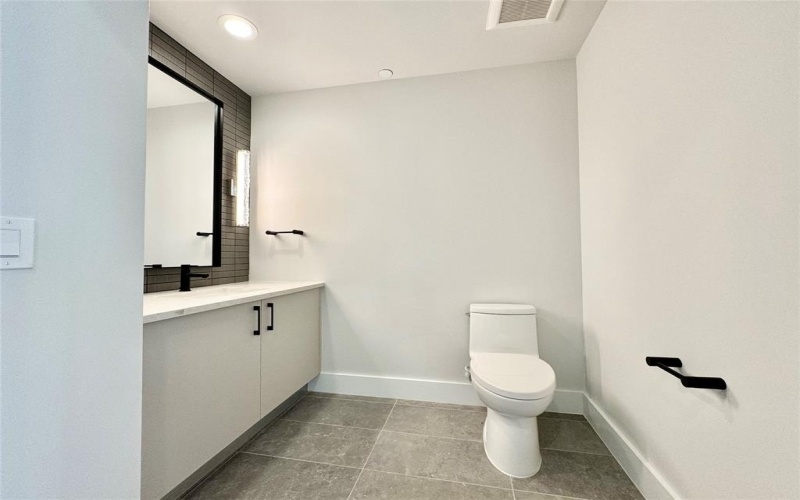 8111 Douglas Avenue #706, Dallas, TX 75225, 2 Bedrooms Bedrooms, ,2 BathroomsBathrooms,Residential Lease,For Rent,8111 Douglas Avenue,20927342