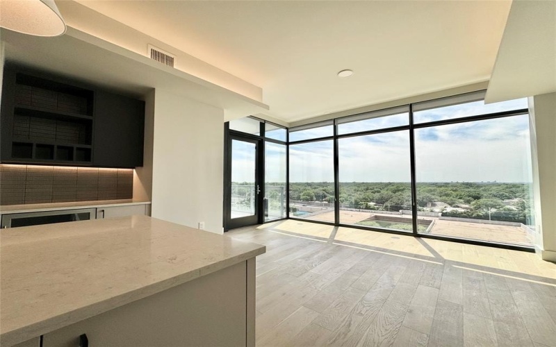 8111 Douglas Avenue #706, Dallas, TX 75225, 2 Bedrooms Bedrooms, ,2 BathroomsBathrooms,Residential Lease,For Rent,8111 Douglas Avenue,20927342