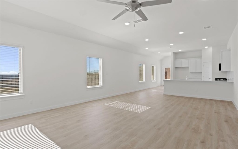 808 Pine Beach Drive, McKinney, TX 75071, 3 Bedrooms Bedrooms, ,2 BathroomsBathrooms,Residential,For Sale,808 Pine Beach Drive,20927688