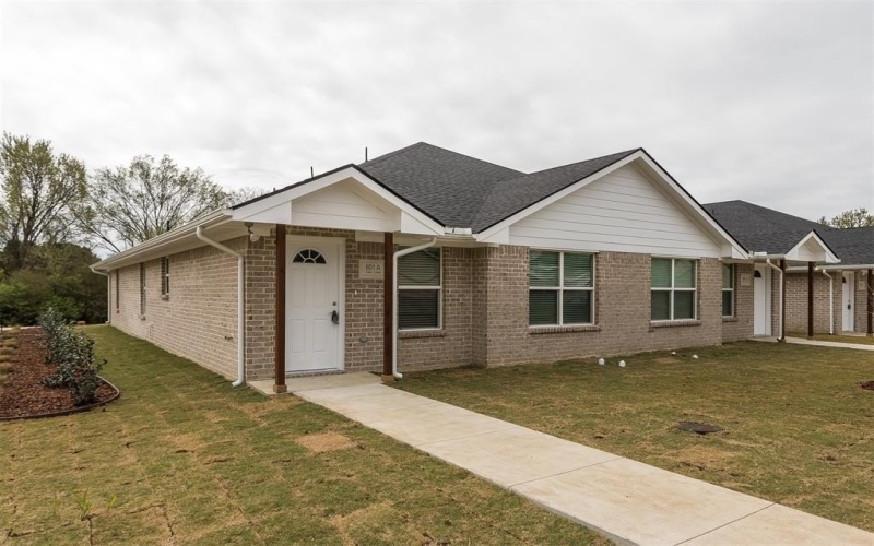 609 Casa Linda Drive #B, Ennis, TX 75119, 2 Bedrooms Bedrooms, ,2 BathroomsBathrooms,Residential Lease,For Rent,609 Casa Linda Drive,20927848