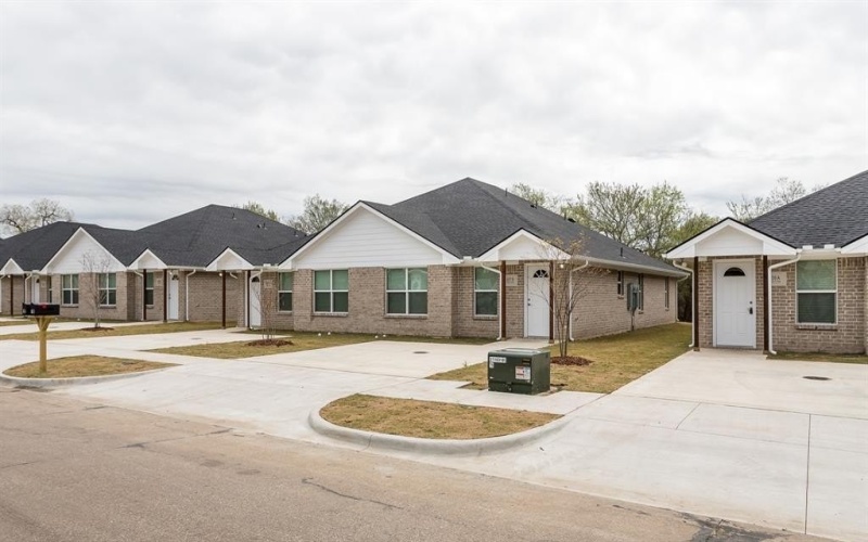609 Casa Linda Drive #B, Ennis, TX 75119, 2 Bedrooms Bedrooms, ,2 BathroomsBathrooms,Residential Lease,For Rent,609 Casa Linda Drive,20927848