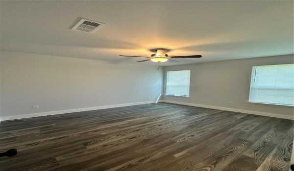 6103 Shawnee Drive, Mabank, TX 75156, 3 Bedrooms Bedrooms, ,2 BathroomsBathrooms,Residential Lease,For Rent,6103 Shawnee Drive,20930536