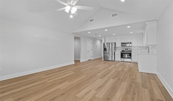 808 W Walker Street, Denison, TX 75020, 3 Bedrooms Bedrooms, ,2 BathroomsBathrooms,Residential Lease,For Rent,808 W Walker Street,20930587