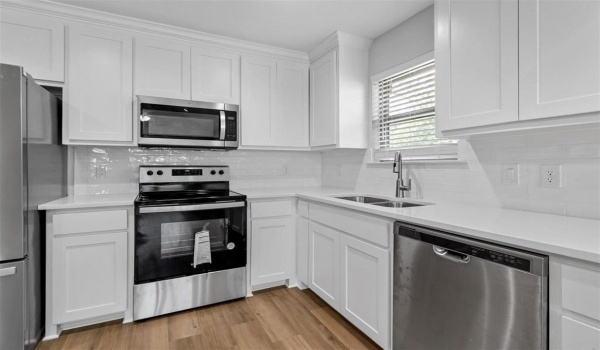 808 W Walker Street, Denison, TX 75020, 3 Bedrooms Bedrooms, ,2 BathroomsBathrooms,Residential Lease,For Rent,808 W Walker Street,20930587