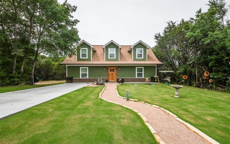 1040 Indian Drive, Granbury, TX 76048, 3 Bedrooms Bedrooms, ,2 BathroomsBathrooms,Residential,For Sale,1040 Indian Drive,20931036