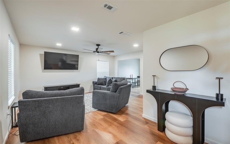 1040 Indian Drive, Granbury, TX 76048, 3 Bedrooms Bedrooms, ,2 BathroomsBathrooms,Residential,For Sale,1040 Indian Drive,20931036