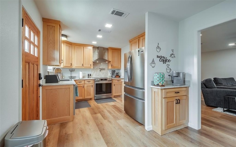 1040 Indian Drive, Granbury, TX 76048, 3 Bedrooms Bedrooms, ,2 BathroomsBathrooms,Residential,For Sale,1040 Indian Drive,20931036