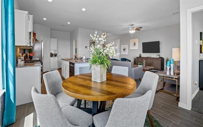 212 Trinity Street, Grandview, TX 76050, 4 Habitaciones Habitaciones , ,2 BañosBaños,Residential,En Venta,212 Trinity Street,20928753