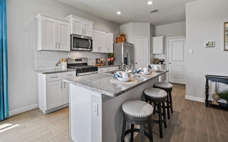 212 Trinity Street, Grandview, TX 76050, 4 Habitaciones Habitaciones , ,2 BañosBaños,Residential,En Venta,212 Trinity Street,20928753