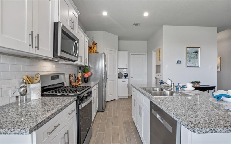 212 Trinity Street, Grandview, TX 76050, 4 Habitaciones Habitaciones , ,2 BañosBaños,Residential,En Venta,212 Trinity Street,20928753