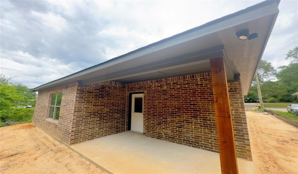 2514 N Glass Avenue, Tyler, TX 75702, 3 Bedrooms Bedrooms, ,2 BathroomsBathrooms,Residential,For Sale,2514 N Glass Avenue,20928891