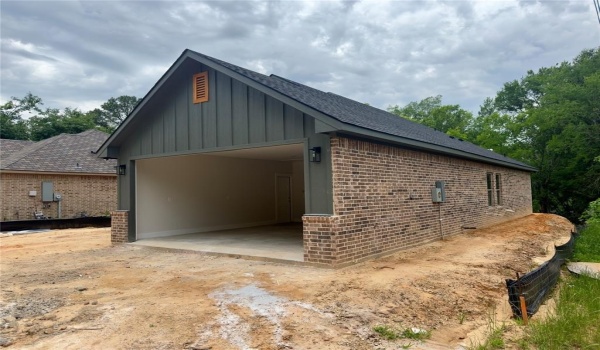 2514 N Glass Avenue, Tyler, TX 75702, 3 Bedrooms Bedrooms, ,2 BathroomsBathrooms,Residential,For Sale,2514 N Glass Avenue,20928891