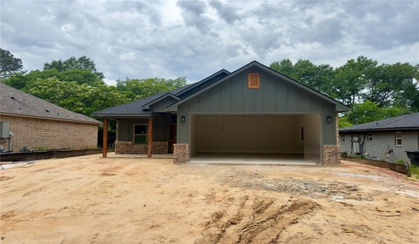 2514 N Glass Avenue, Tyler, TX 75702, 3 Bedrooms Bedrooms, ,2 BathroomsBathrooms,Residential,For Sale,2514 N Glass Avenue,20928891