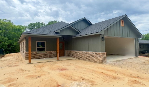 2514 N Glass Avenue, Tyler, TX 75702, 3 Bedrooms Bedrooms, ,2 BathroomsBathrooms,Residential,For Sale,2514 N Glass Avenue,20928891