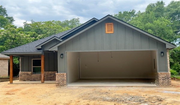 2514 N Glass Avenue, Tyler, TX 75702, 3 Bedrooms Bedrooms, ,2 BathroomsBathrooms,Residential,For Sale,2514 N Glass Avenue,20928891