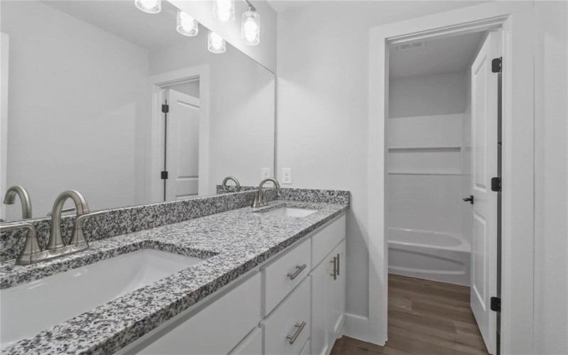 406 W 6th Street #2, Bonham, TX 75418, 3 Bedrooms Bedrooms, ,2 BathroomsBathrooms,Residential Lease,For Rent,406 W 6th Street,20931464