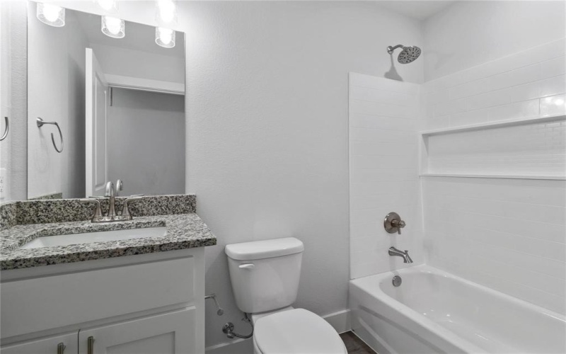 406 W 6th Street #2, Bonham, TX 75418, 3 Bedrooms Bedrooms, ,2 BathroomsBathrooms,Residential Lease,For Rent,406 W 6th Street,20931464